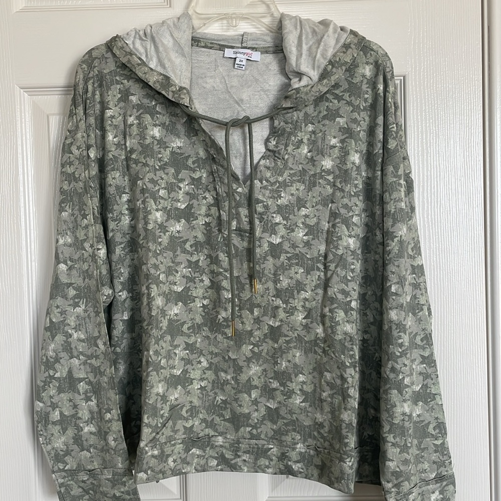 New! Skinnygirl Sammi Camo Green Star Hoodie Pullover Size 2X